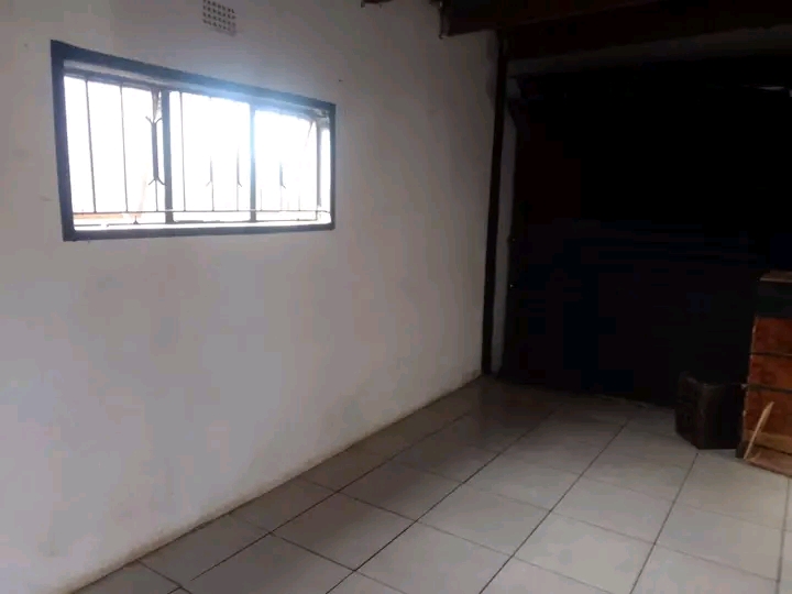 Garage available end off the month at moroka   in Rockville