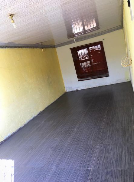 I have a 2x very big garage room to rent.
:b  in Soweto