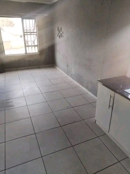 Room and garages still available at molapo an  in Rockville