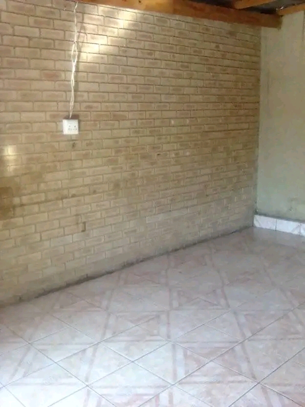 Room and garages still available at molapo an  in Rockville