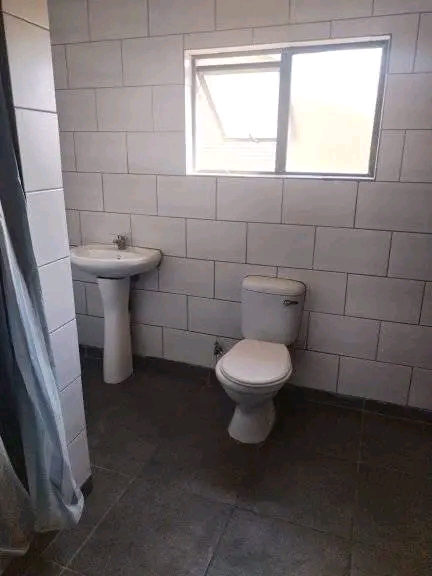 Room and garages still available at molapo an  in Rockville