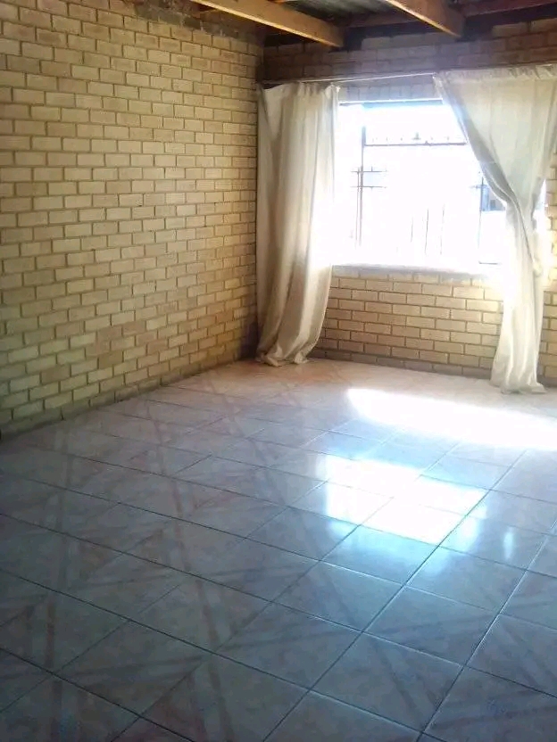 Room and garages still available at molapo an  in Rockville