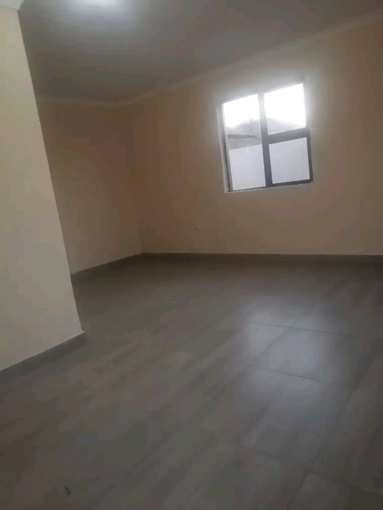 House r4000 2 bedroom 
ensuite lefureng r250  in Rockville