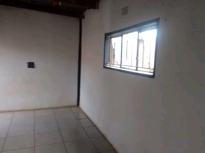 Garage available end off the month at moroka   in Rockville