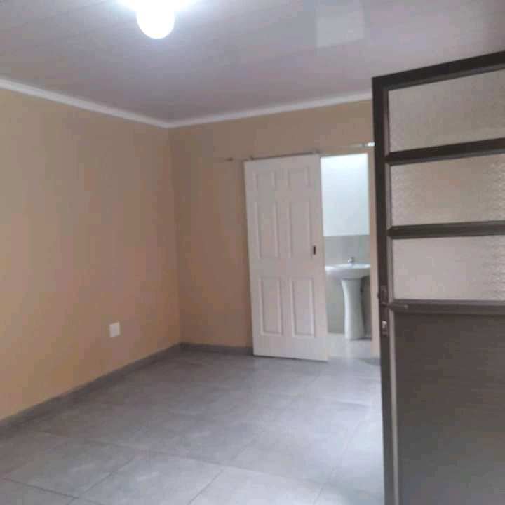 Big ensuite available immediately in rockvill  in Rockville