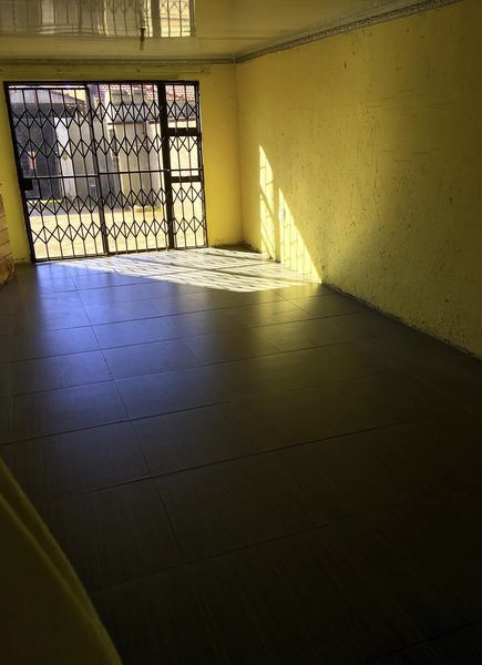 I have a 2x very big garage room to rent.
:b  in Soweto