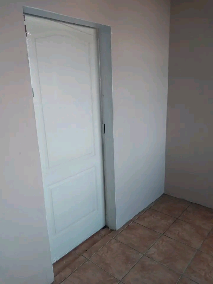 🏡 medium-sized room to rent in zola 1 , so  in Zola
