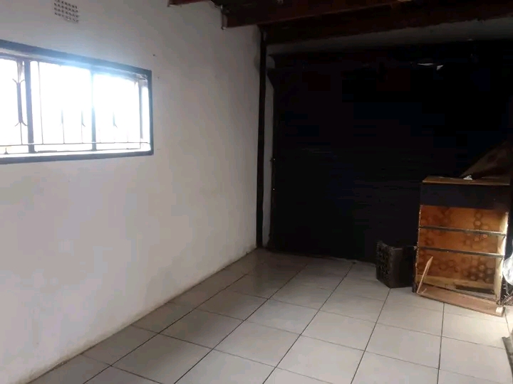 Garage available end off the month at moroka   in Rockville